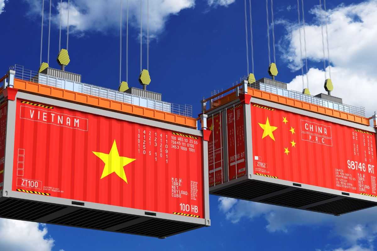 China Vietnam flag shipping containers