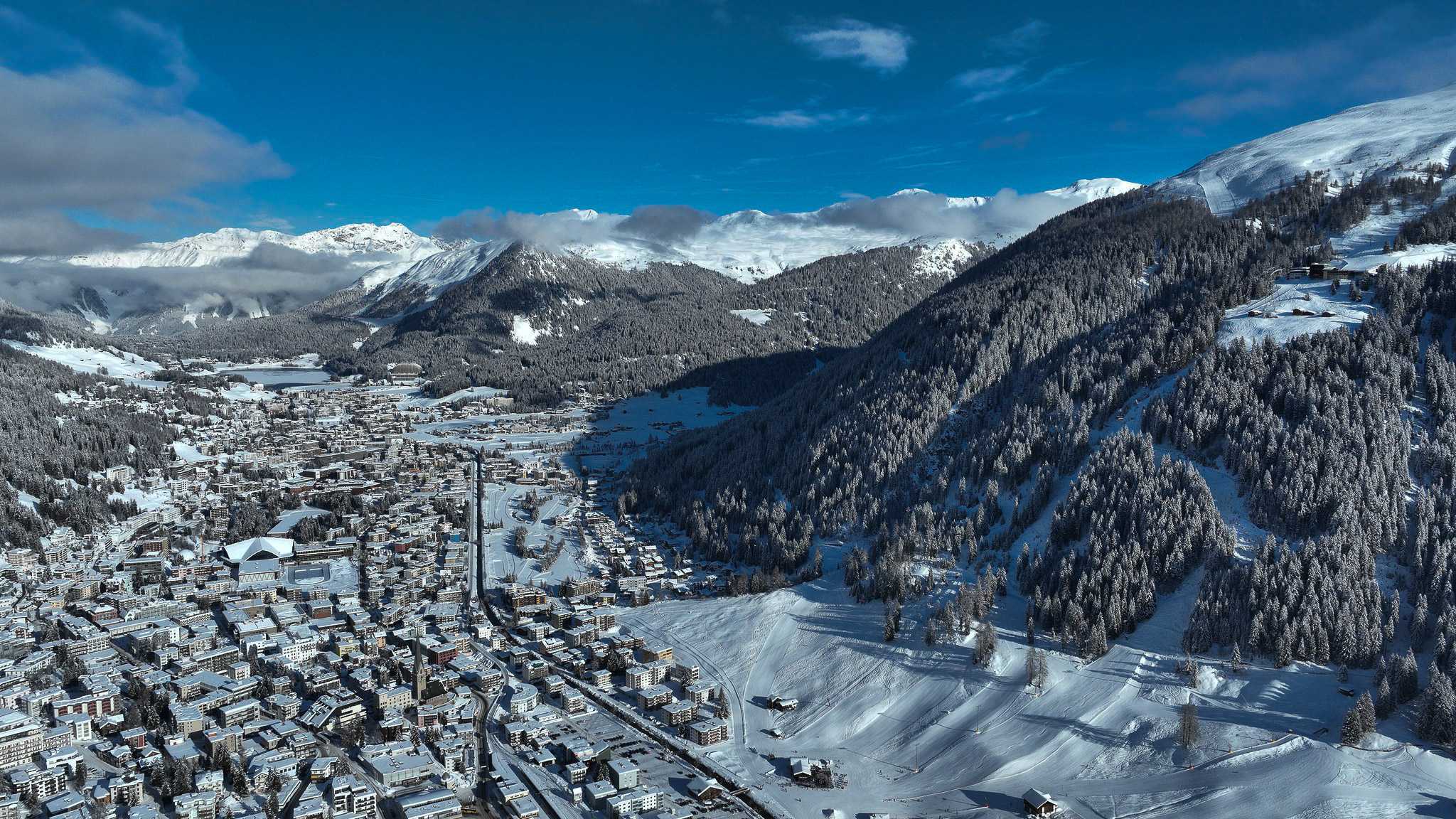 davos-daytime-1.jpg